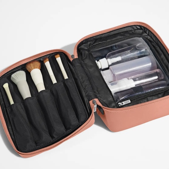 AWAY - The Cosmetics Bag Blush Pink - Picture 4 of 5